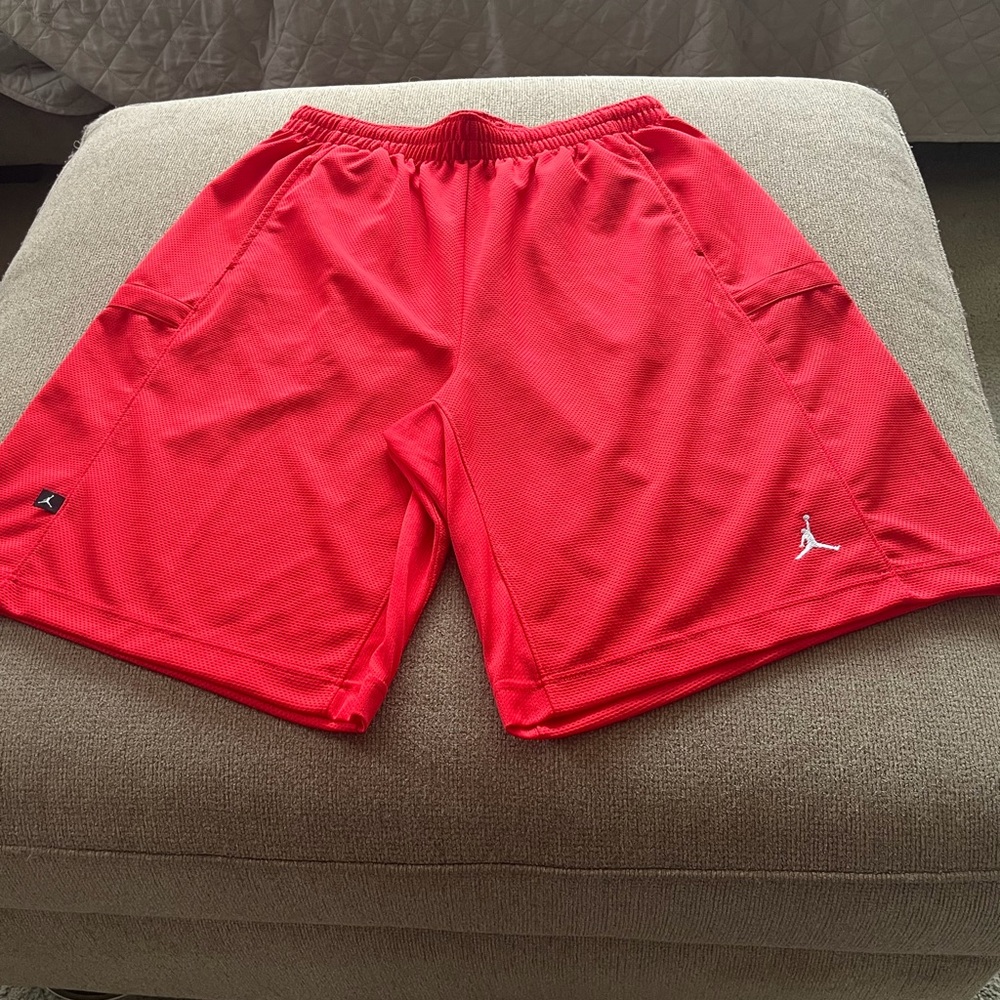 Jordan Men's Red Athletic Shorts size  XL With two side pockets drawstring waist